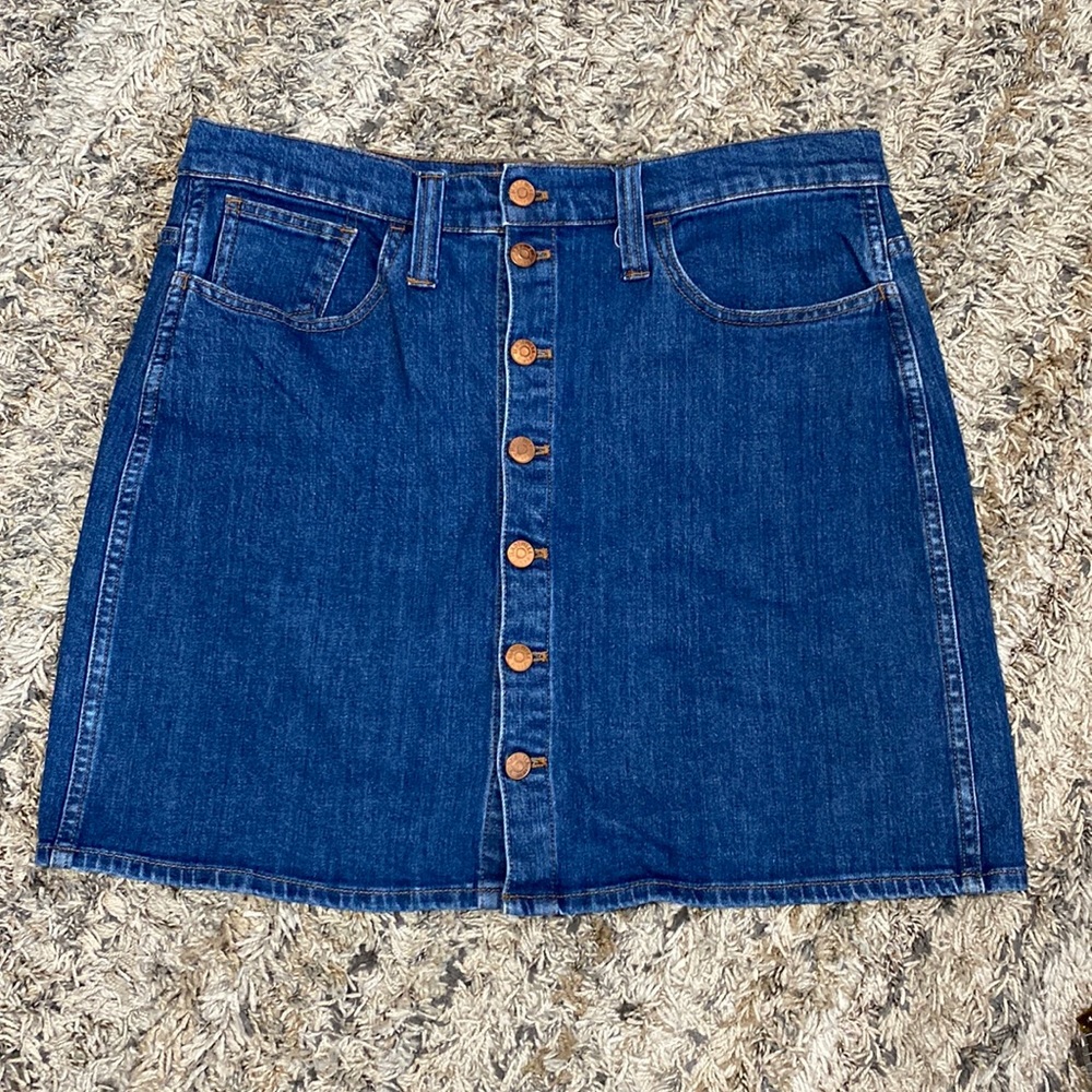 Madewell button front Mini denim skirt, size 32